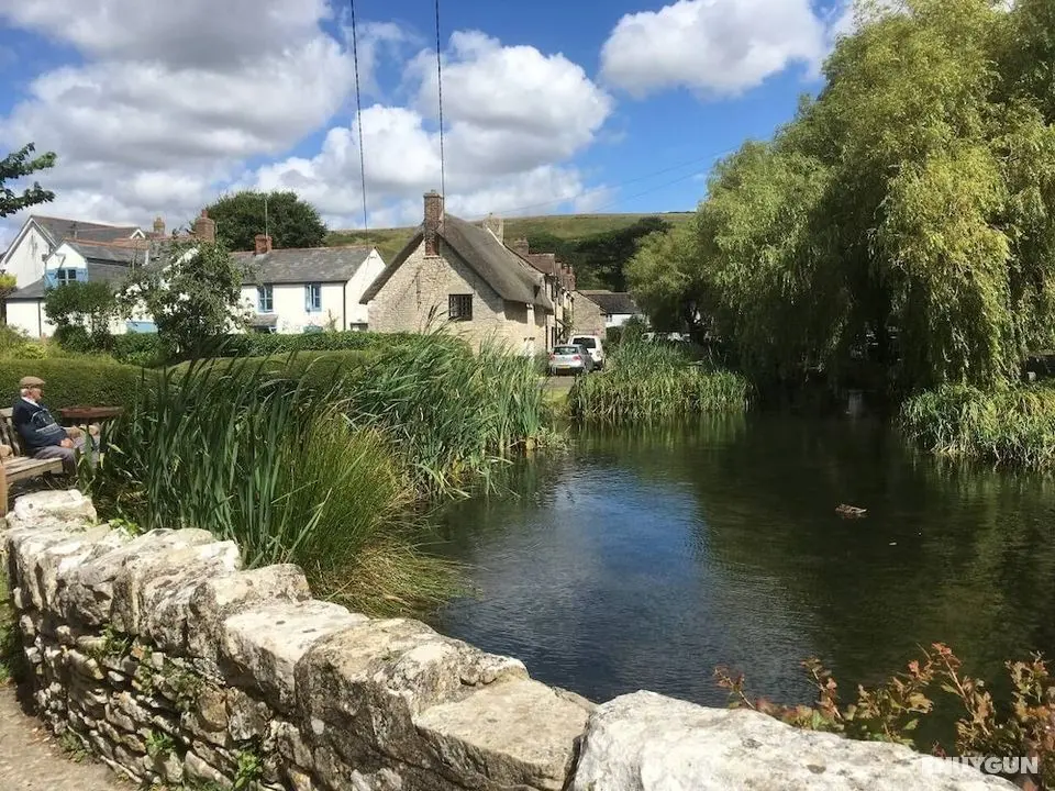 Idyllic Riverside Cottage in Dorset - Öne Çıkan Resim