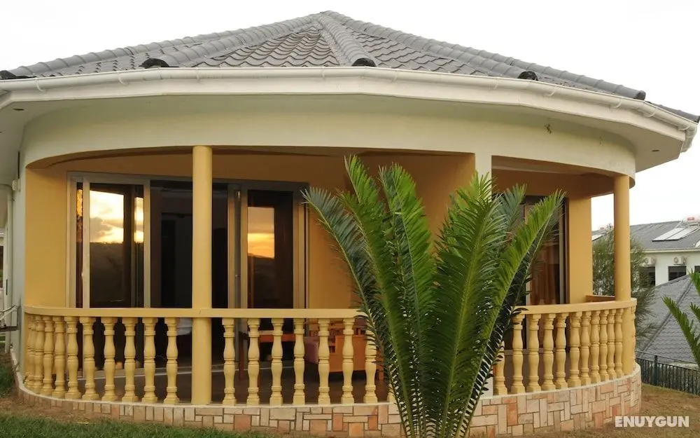 Igongo Cultural Centre and Country Hotel - Oda
