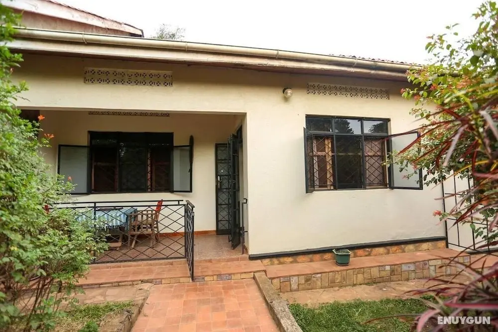 Immaculate 2-bedroom Cottage in Kampala - Dış Mekan