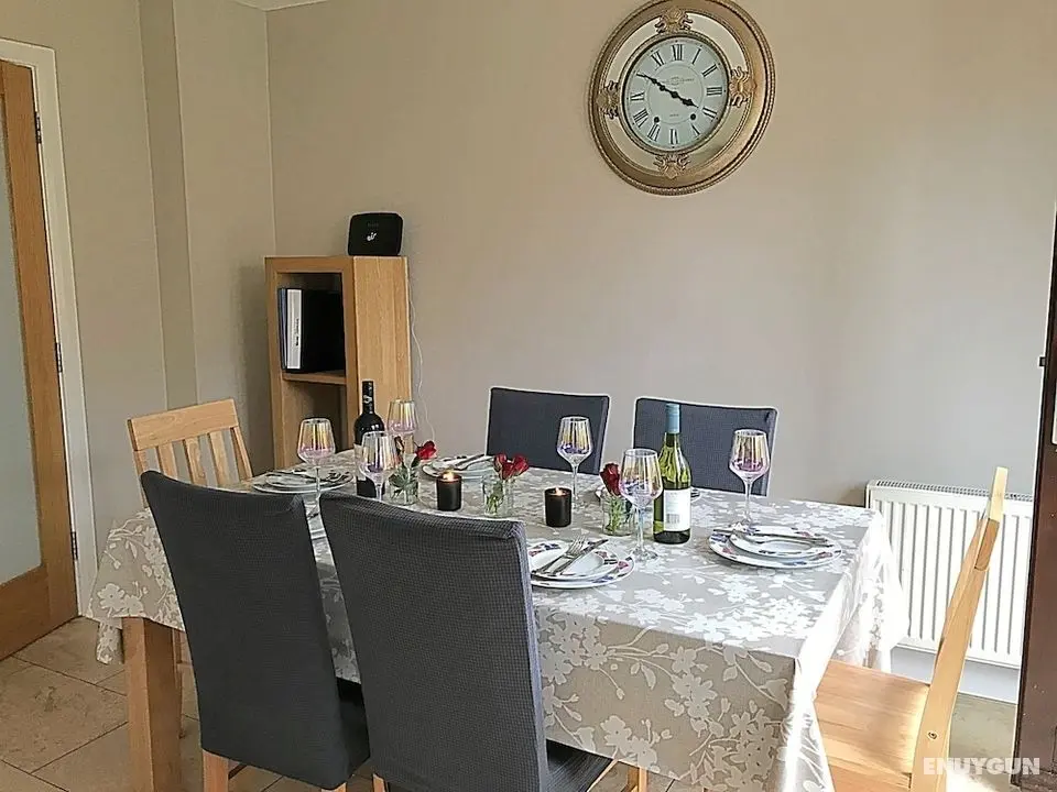 Immaculate 3-bed House With Private Secure Garden - Öne Çıkan Resim
