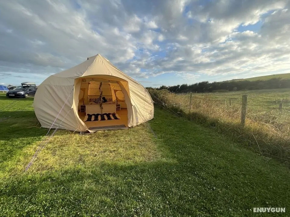 Impeccable 1-bed Bell Tent Near Holyhead - Dış Mekan