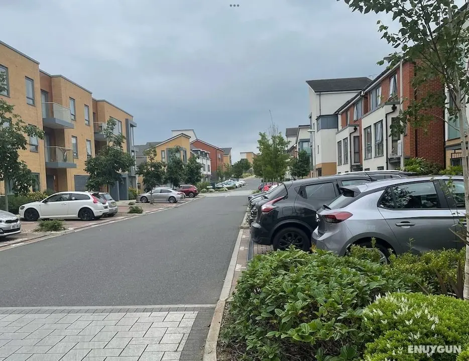 Impeccable 2-bed Apartment in Reading - Otopark