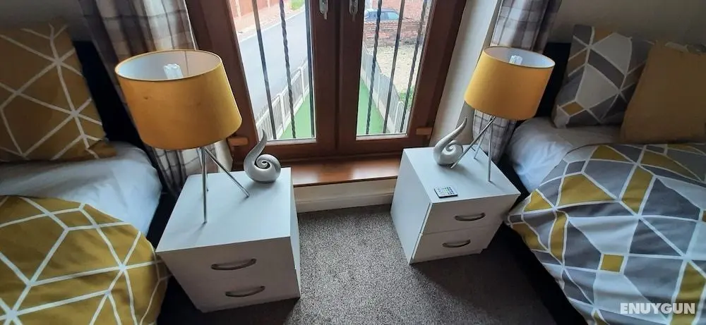 Impeccable 4-bed House in Barnsley - Öne Çıkan Resim