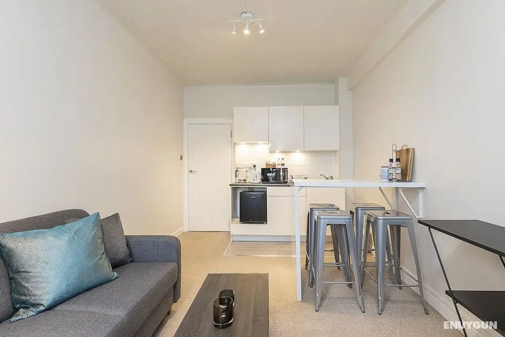Imperial Suite in Swiss Cottage - Öne Çıkan Resim