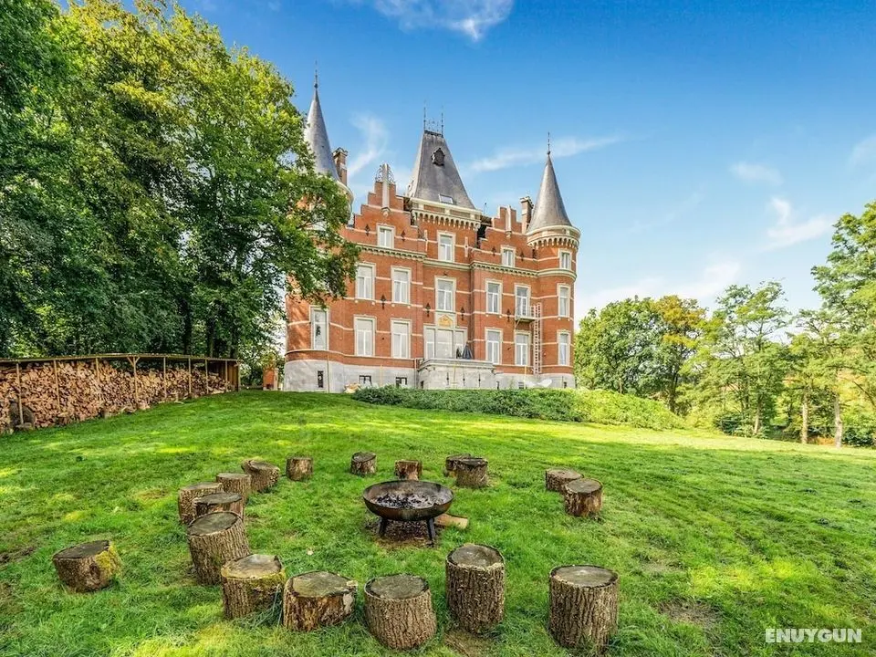 Impressive Castle in Gesves With Sauna - Öne Çıkan Resim
