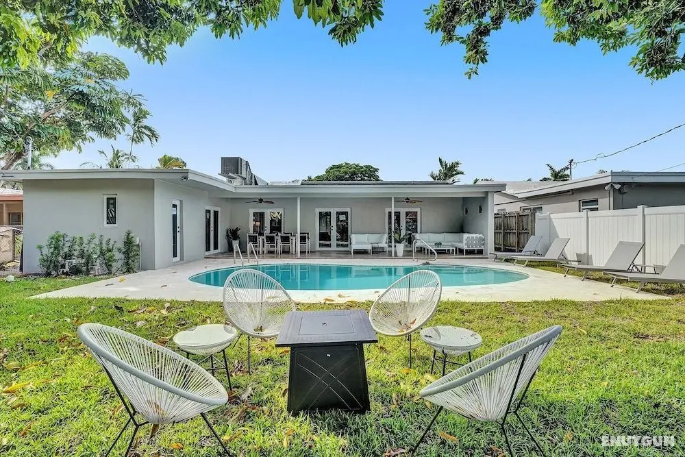 Incredible 4BR Home with Heated Pool - Öne Çıkan Resim