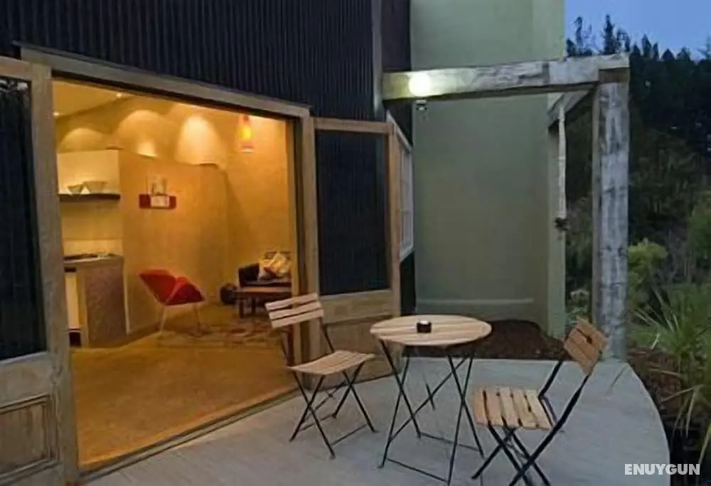 Indigo Bush Studios - Öne Çıkan Resim