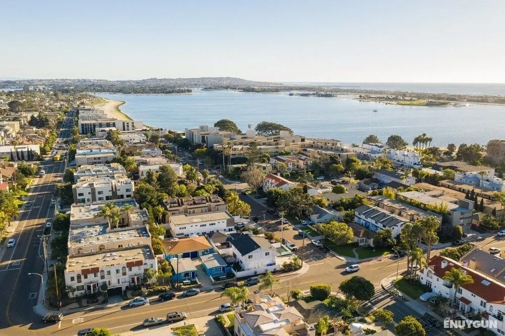 Indigo in San Diego - Oda