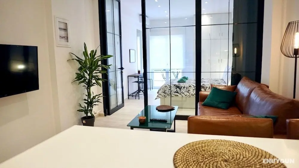 Industrial Style Studio in Athens - Öne Çıkan Resim