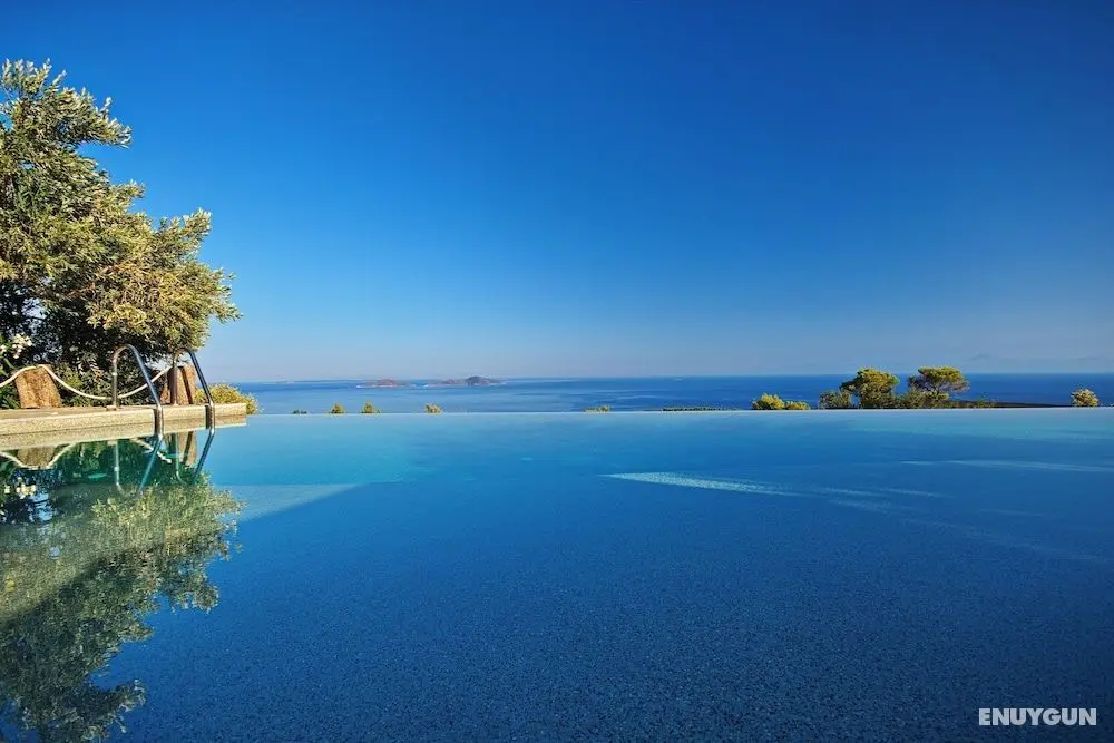 The Infinity 180 Luxury Suites - Adults Only - Havuz