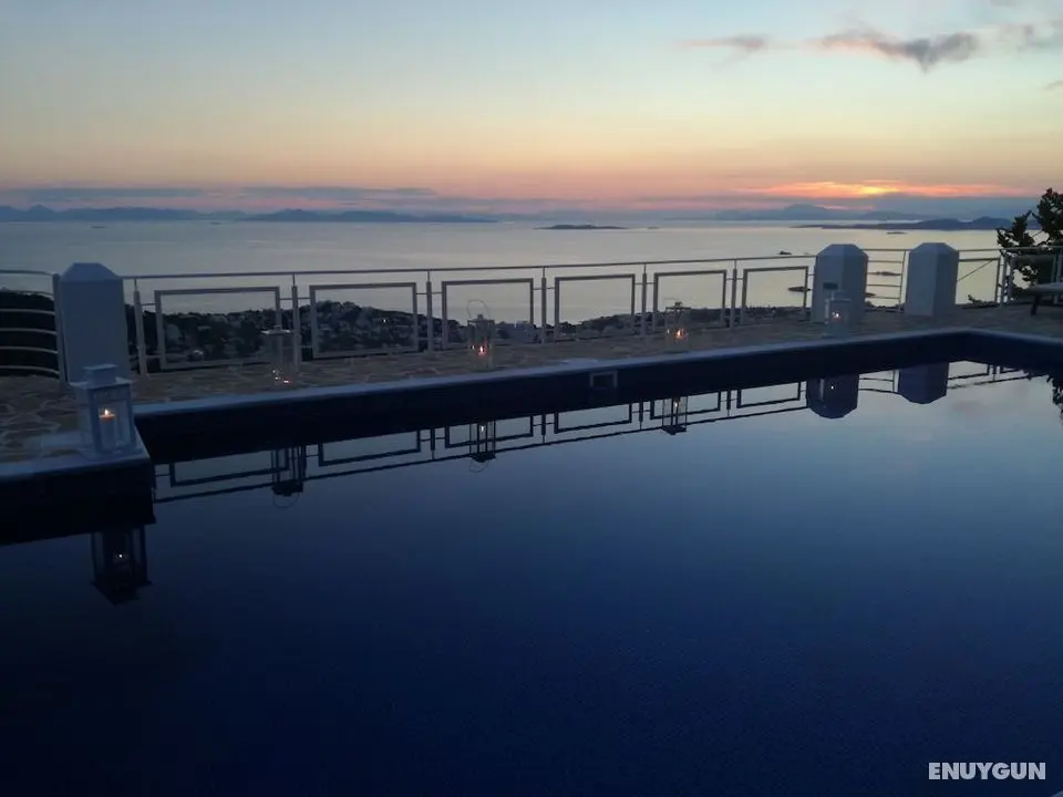 Infinity Blue Suites - Öne Çıkan Resim