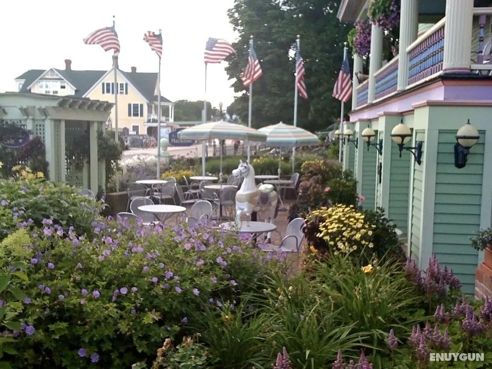 Inn on Mackinac - Dış Mekan