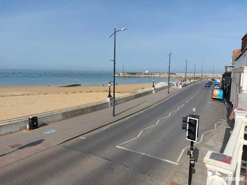 Inviting 1-bed Apartment in Herne Bay - Plaj