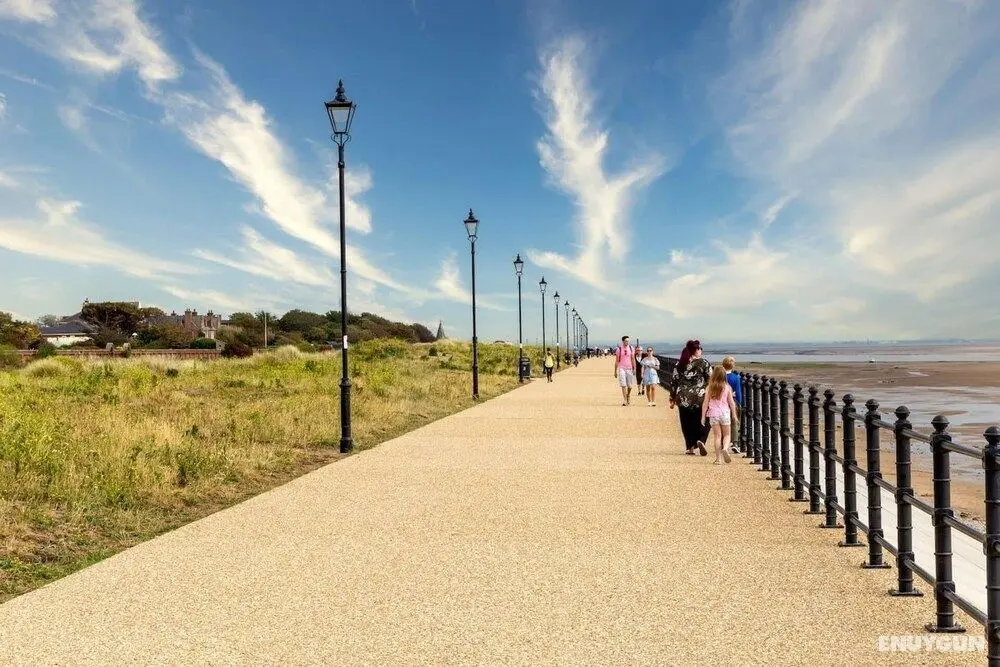 Inviting 1-bed Apartment in Lytham Saint Annes - İç Mekan