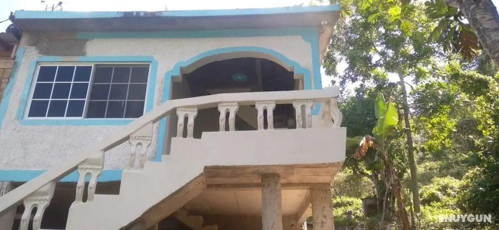 Inviting 1-bed Cottage in Ewarton - Öne Çıkan Resim