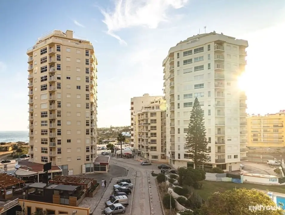 Inviting 2-bed Apartment in Armação de Pêra - Dış Mekan