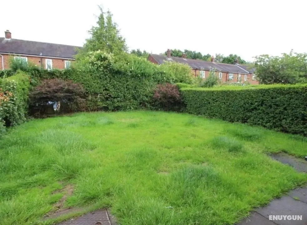 Inviting 5-bed House in Stockport Bramhall - Oda