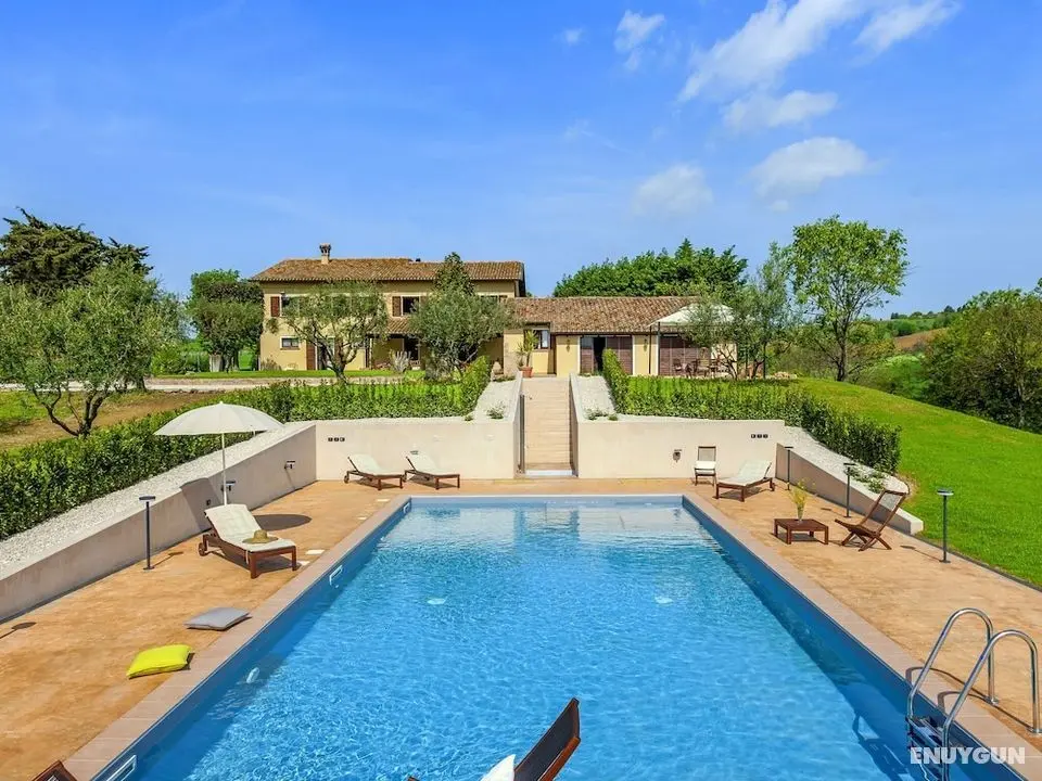 Inviting Holiday Home in San Costanzo With Swimming Pool - Öne Çıkan Resim