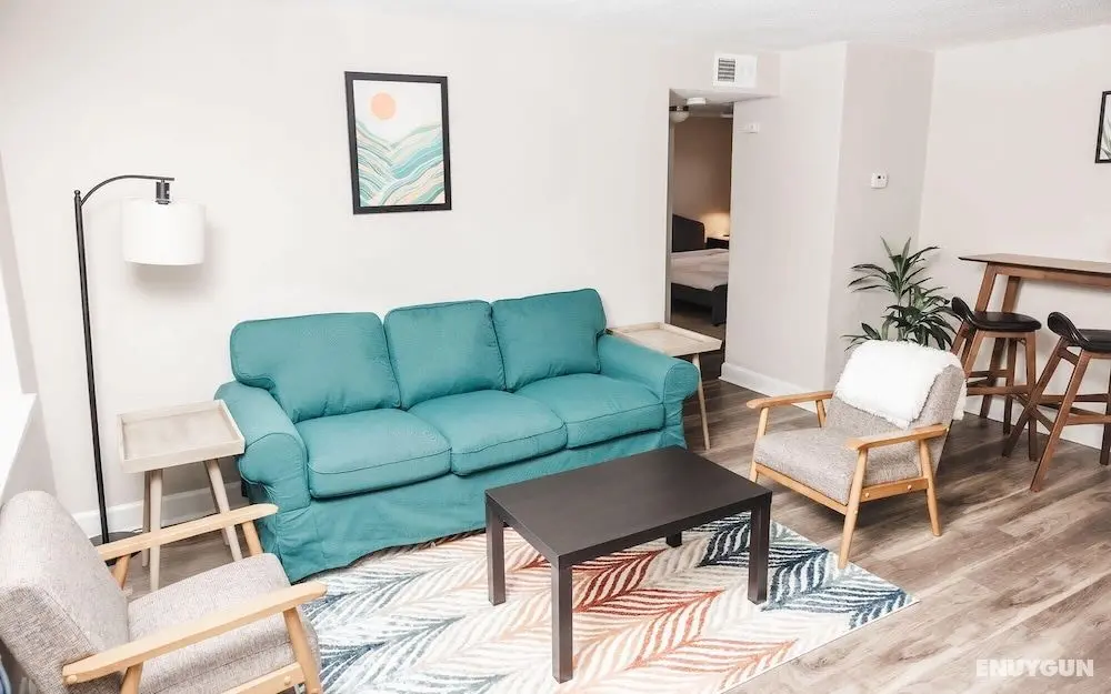 Inviting Weekend Getaway in Clayton With Pool - Öne Çıkan Resim