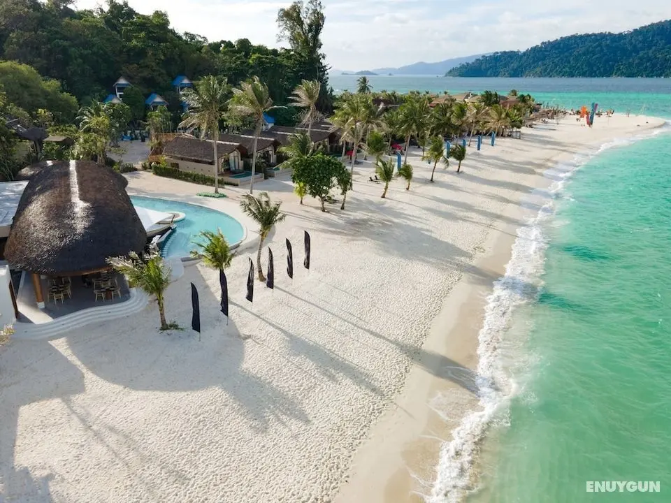 Irene Pool Villa Resort, Koh Lipe - Plaj