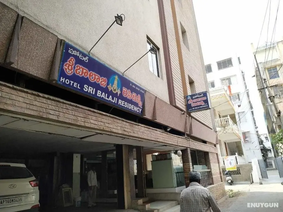 Iroomz Sri Balaji Residency - Dış Mekan