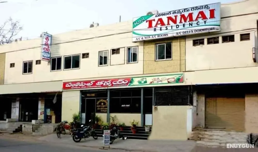 Iroomz HotelTanmai Residency - Dış Mekan
