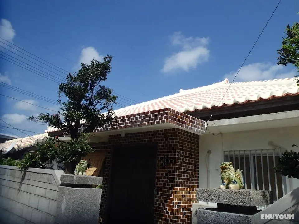 Ishigaki Island old houses inns Chura Akagawara - Öne Çıkan Resim