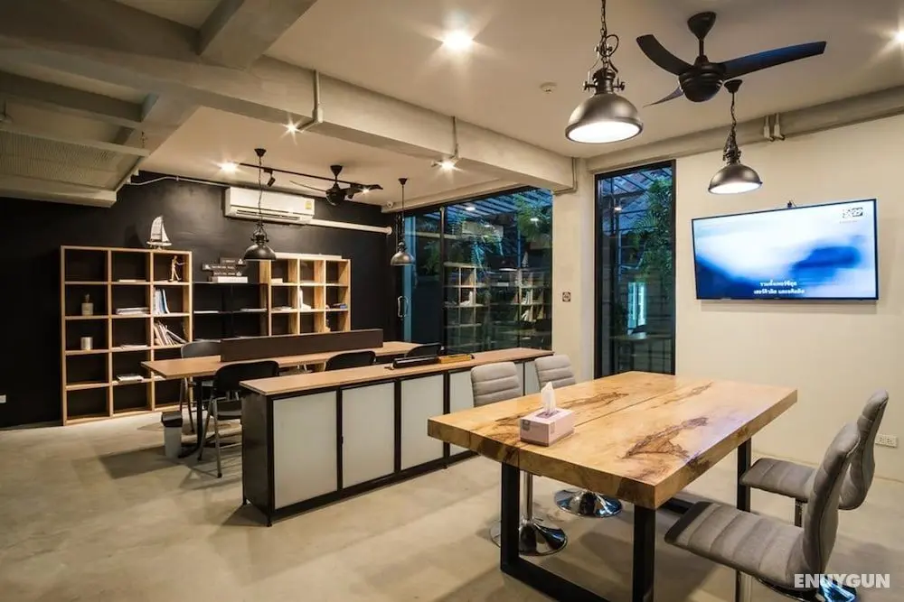 ISTY Hotel - Lobi