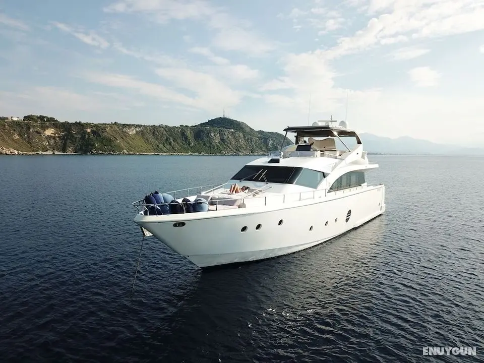 Italy Luxury Yacht Charter - Öne Çıkan Resim