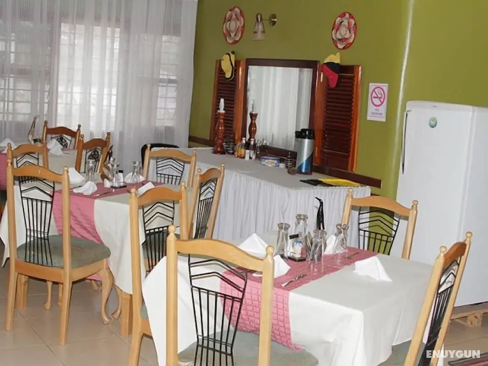 J Residence Motel Entebbe - Öne Çıkan Resim