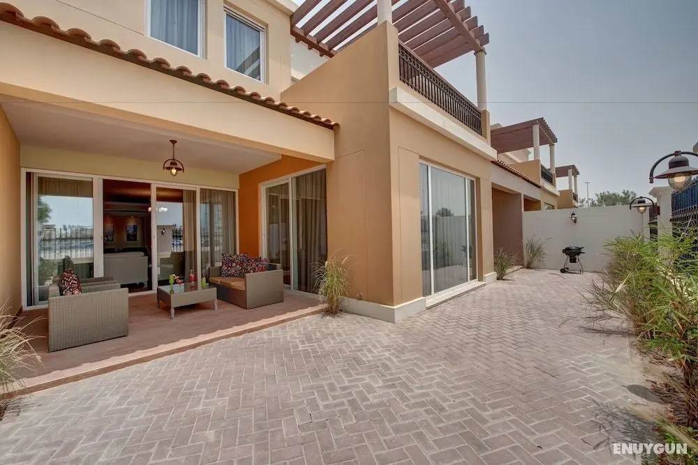 J5 Villas Holiday Homes - Barsha Gardens - Dış Mekan