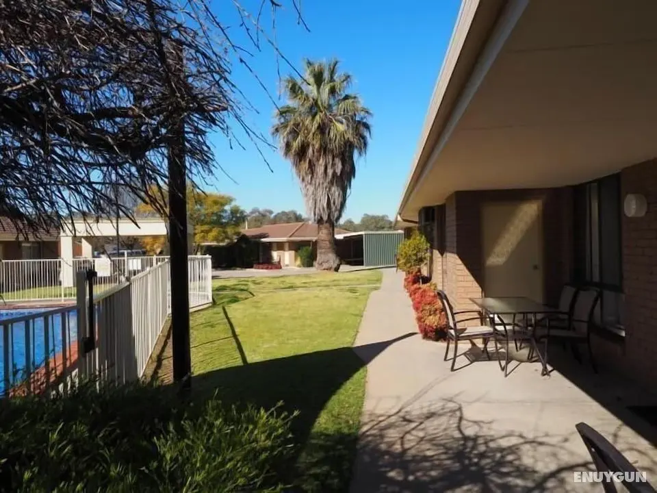 Jacaranda Motel & Holiday Units - Havuz