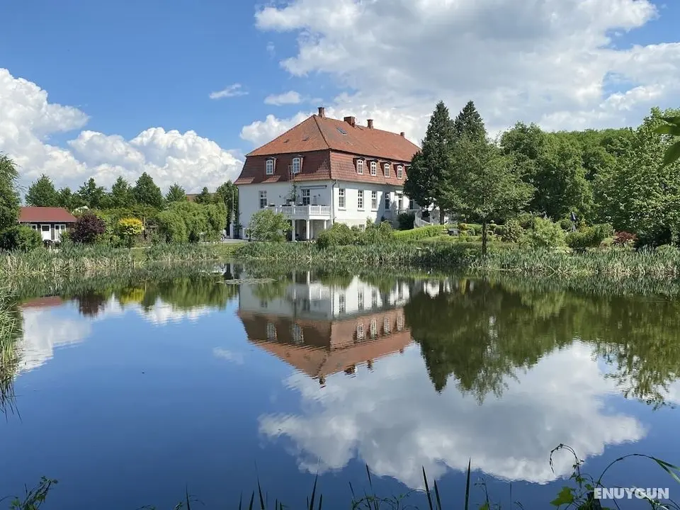 Jagdschloss Lalendorf - Öne Çıkan Resim