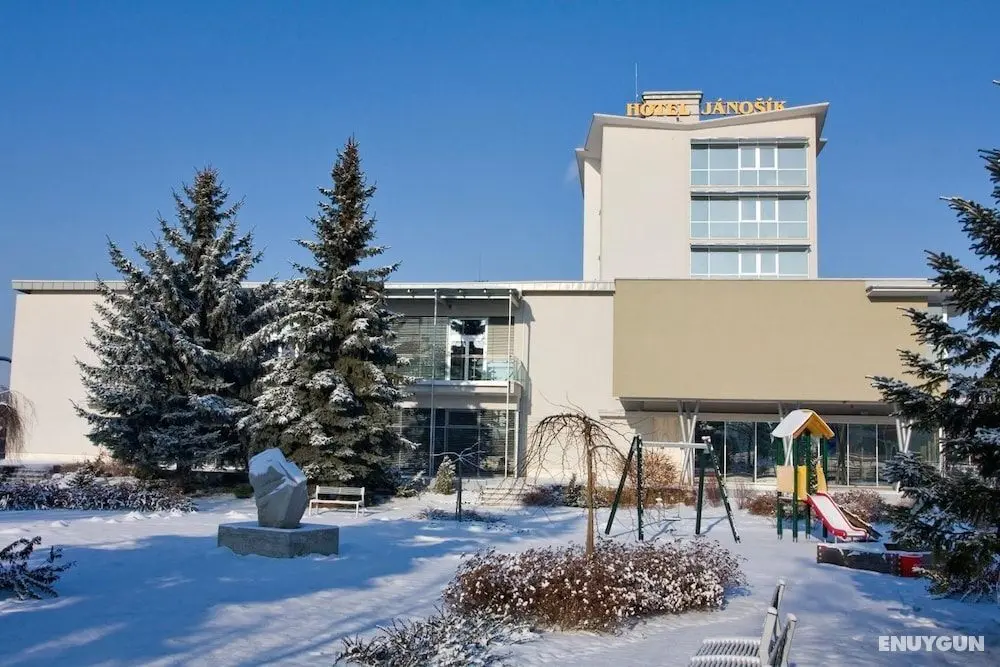 Hotel Jánošík - Dış Mekan