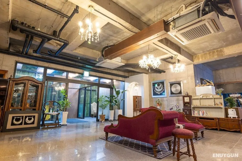 Jeju Bunker Hotel & Resort - Lobi