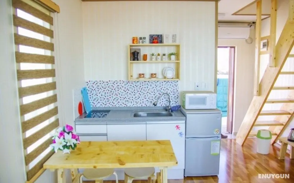 Jeju Rainbow House - Oda