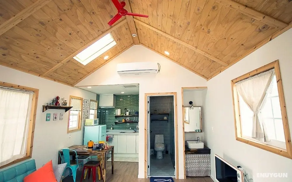 Jeju Zamong & Sarangchae Guesthouse - Oda
