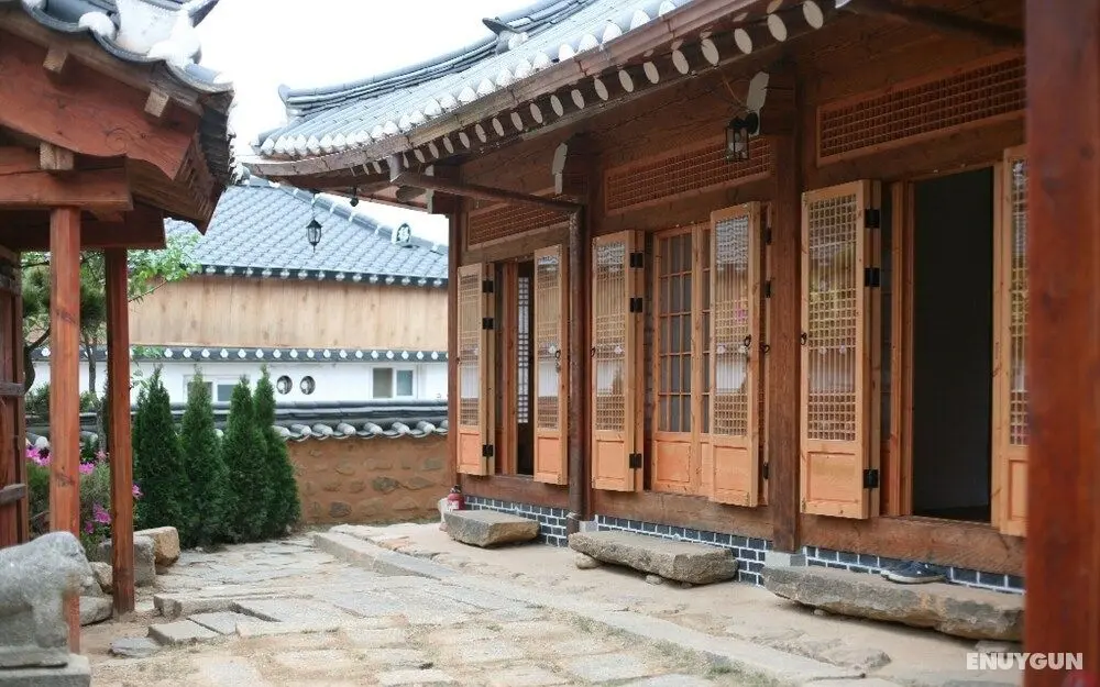 Jeonju Gaeunchae Hanok Stay 2nd Branch - Öne Çıkan Resim