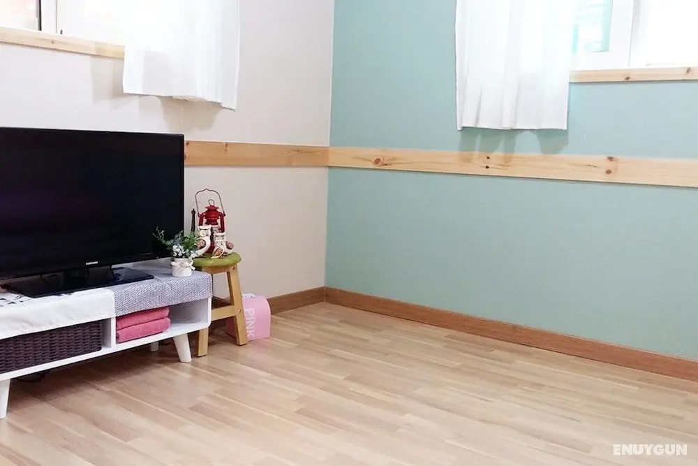 Jeonju Poet & Zzamong Guesthouse - Oda
