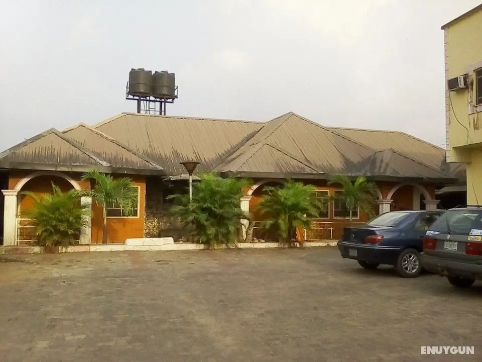 Jerry Cedarwood Guest House - Otopark