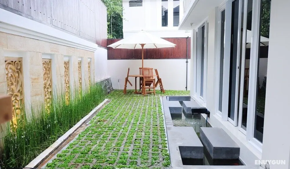 Villa Jogja Grand Bale with Private Pool by Simply Homy - Dış Mekan