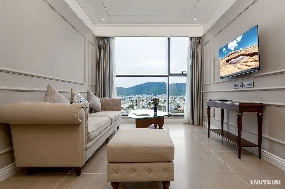 Johnny's Luxury Apartments - Öne Çıkan Resim