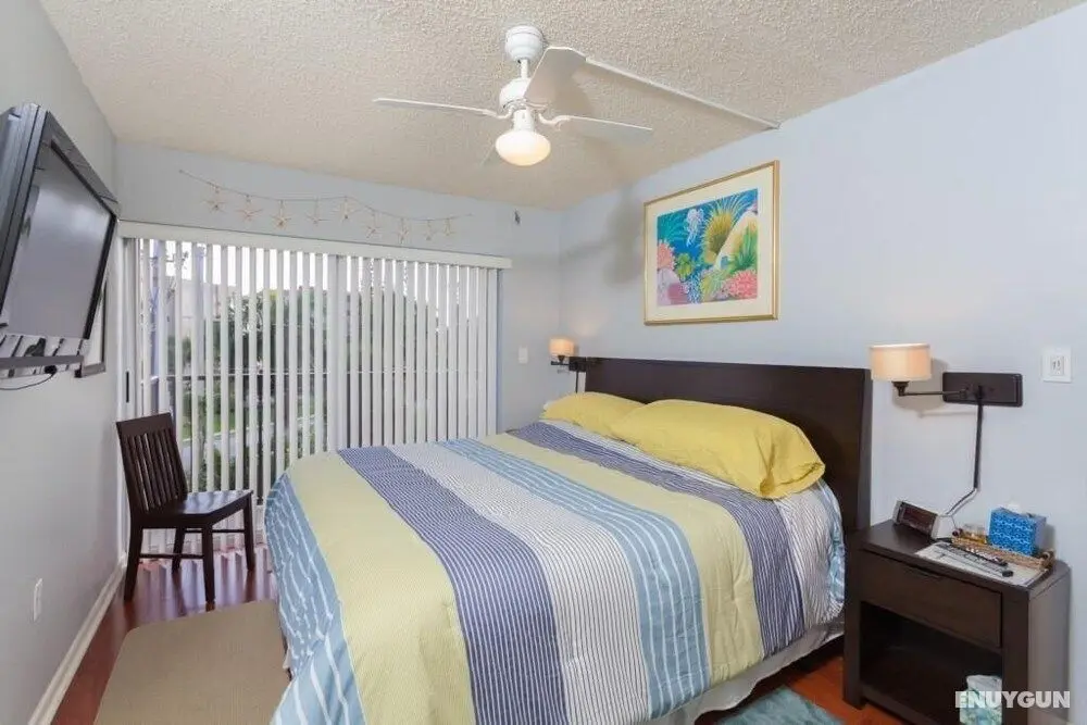 John's Dolphin Way Condo - Oda