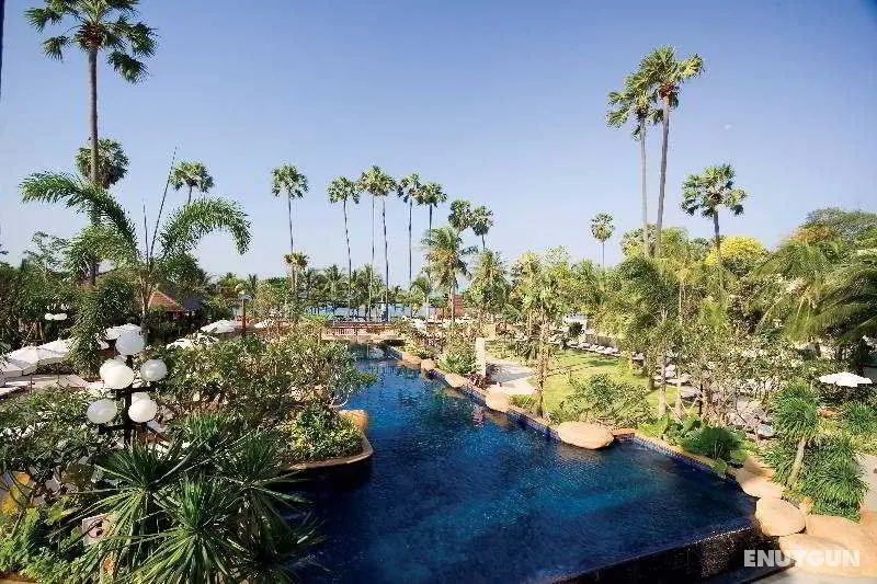 Jomtien Palm Beach Hotel & Resort - Havuz
