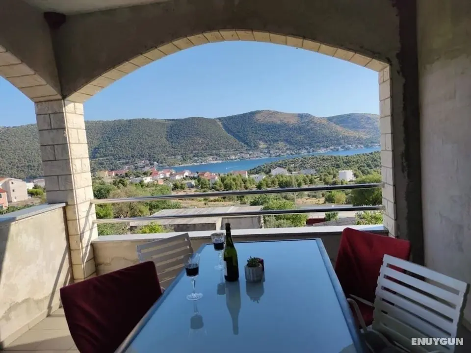 Josi - Parking and Barbecue - A1 - Öne Çıkan Resim