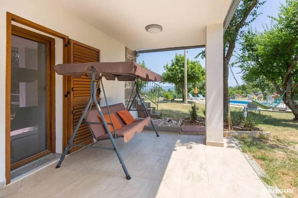 Josip - Private Swimming Pool - H - Öne Çıkan Resim