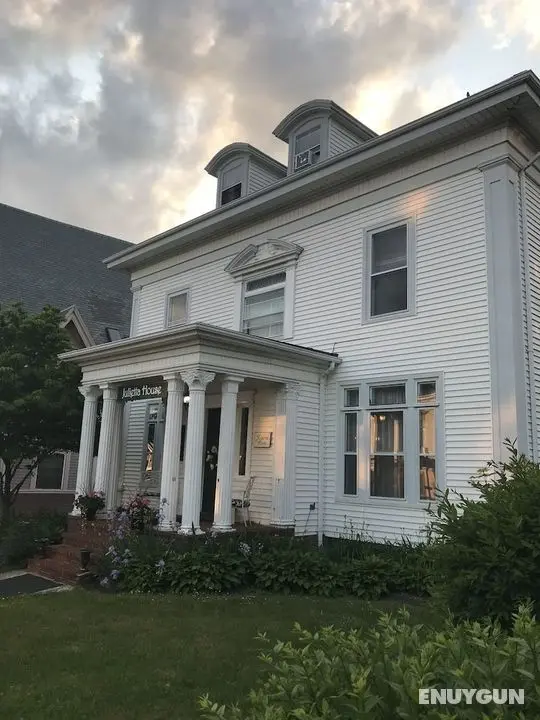 The Julietta House - Öne Çıkan Resim