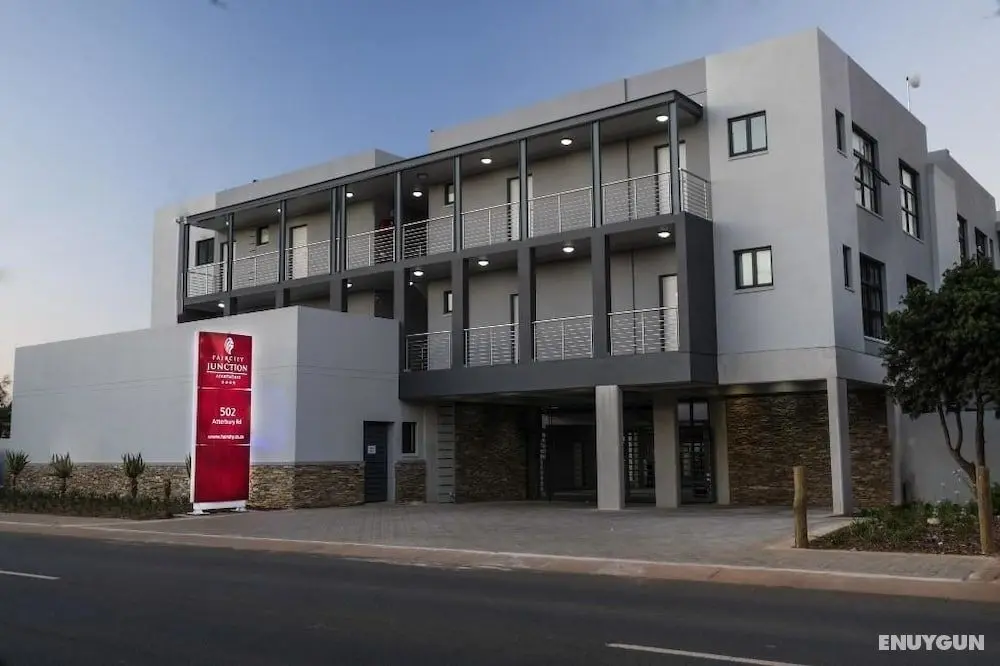 Junction 502 Apartments - Öne Çıkan Resim