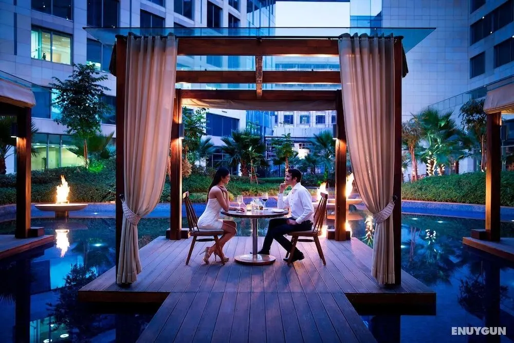 JW Marriott Hotel New Delhi Aerocity - Yerinde Yemek