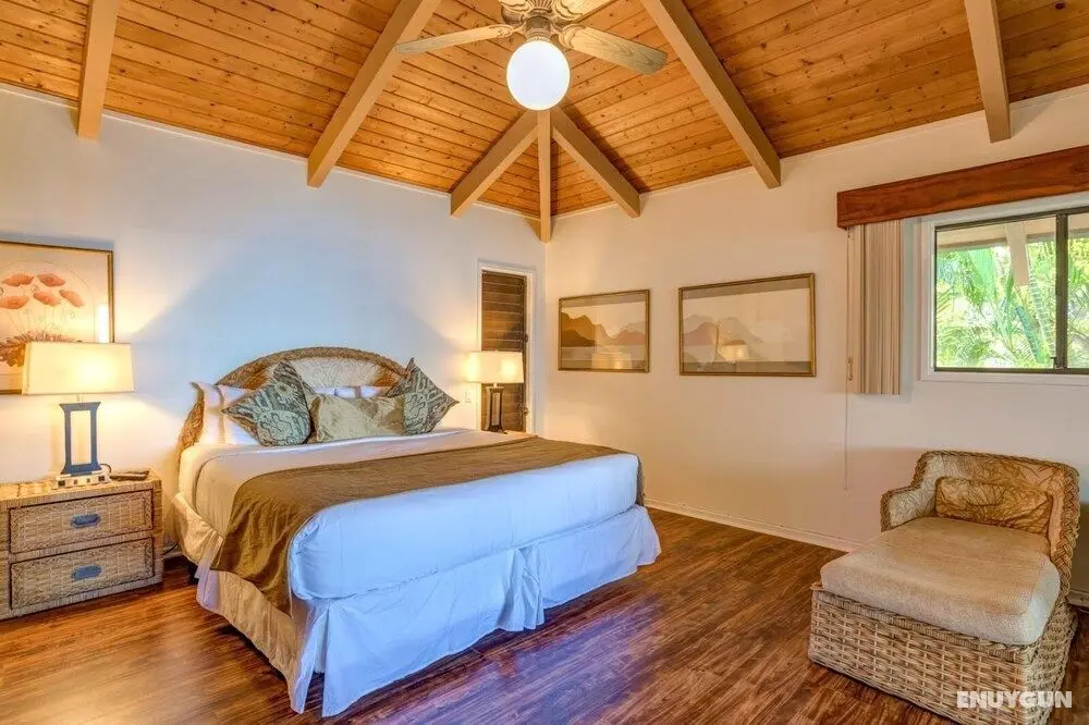 K B M Resorts- Bay-35 Presidential 5bd, 5ba Beach-front Estate, A/c, Private Yard! - Oda